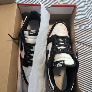 Nike Low Retro Dunk's "Panda's"
